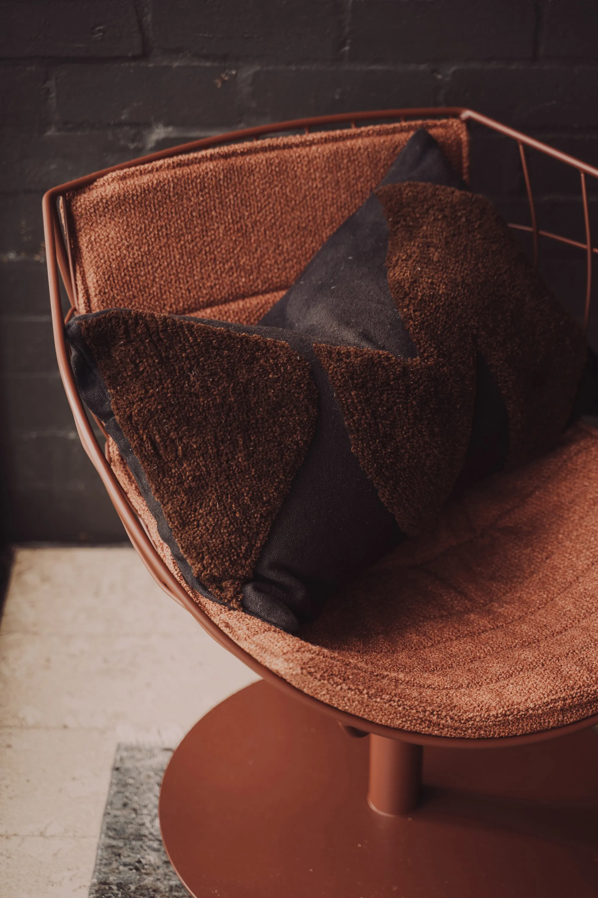 Abstract Lumbar Cushion - Black/Chocolate
