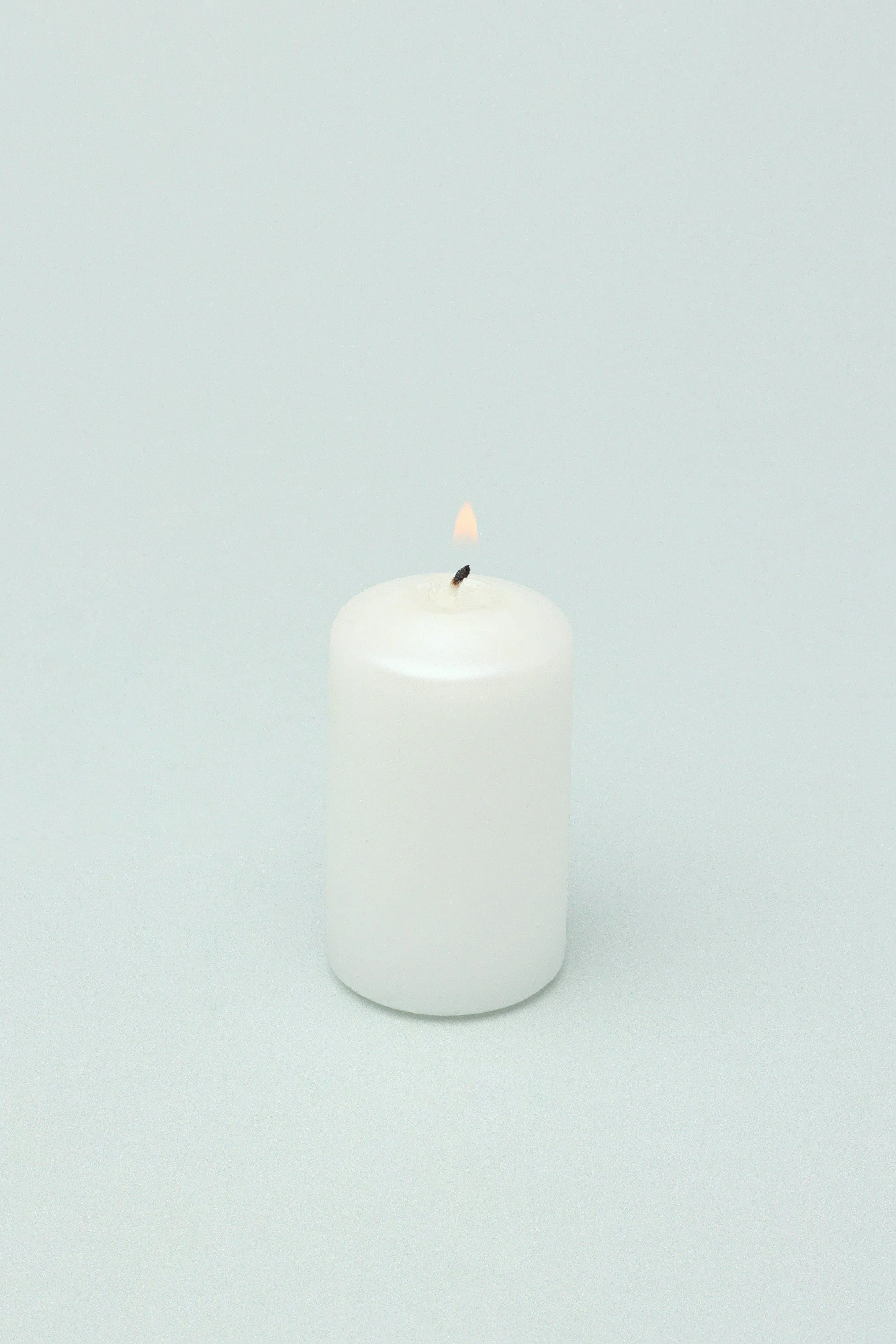 Set Of 4 Varnished Shimmer Pillar Candles White