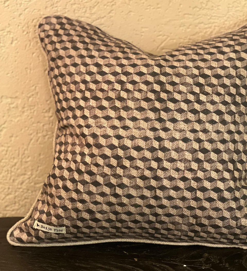 Tulip-Cube Cushion