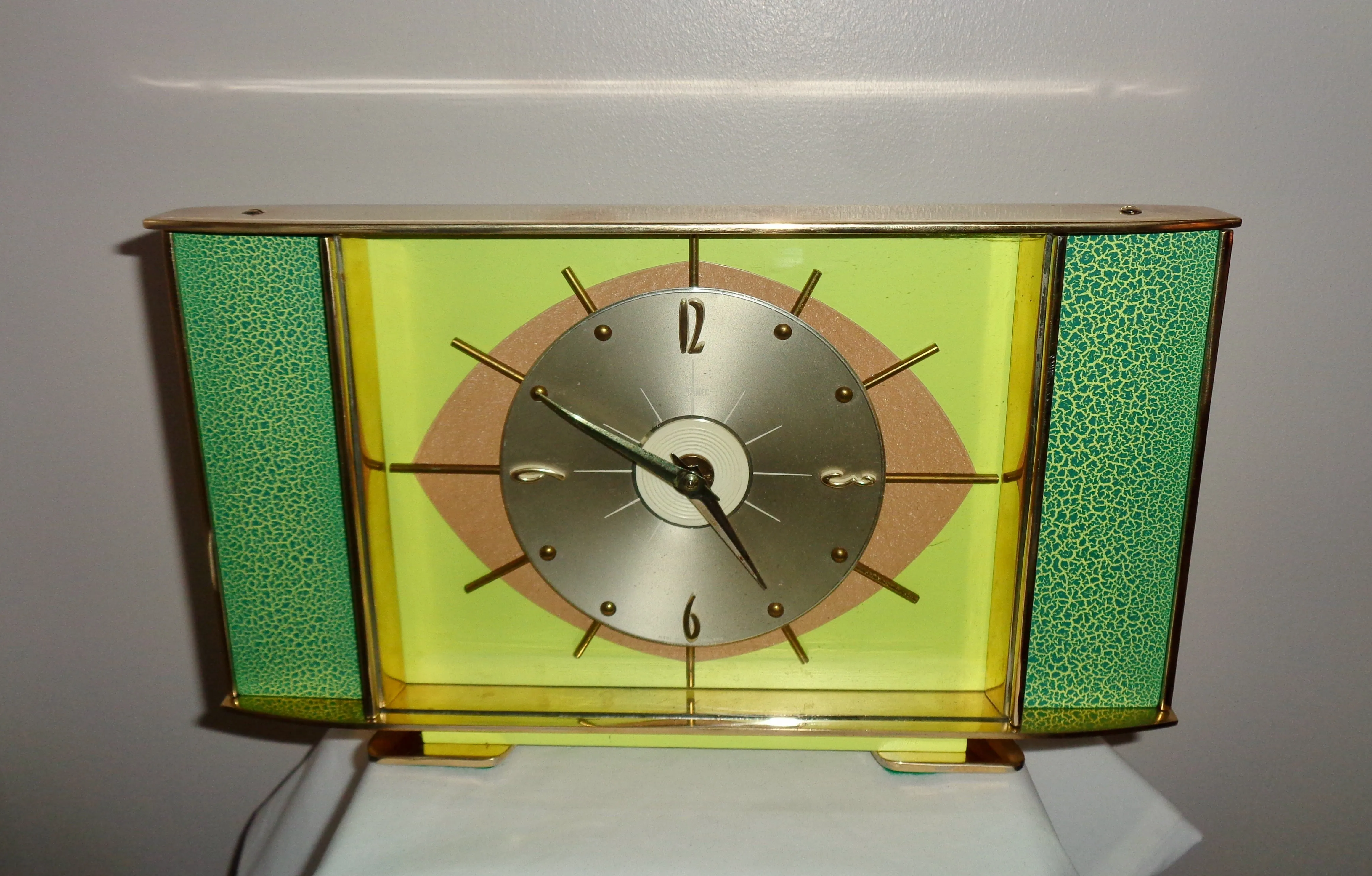 Vintage METAMEC Atomic Eye Shelf/Mantle Clock In Brass With Green Crackle Glaze Finish