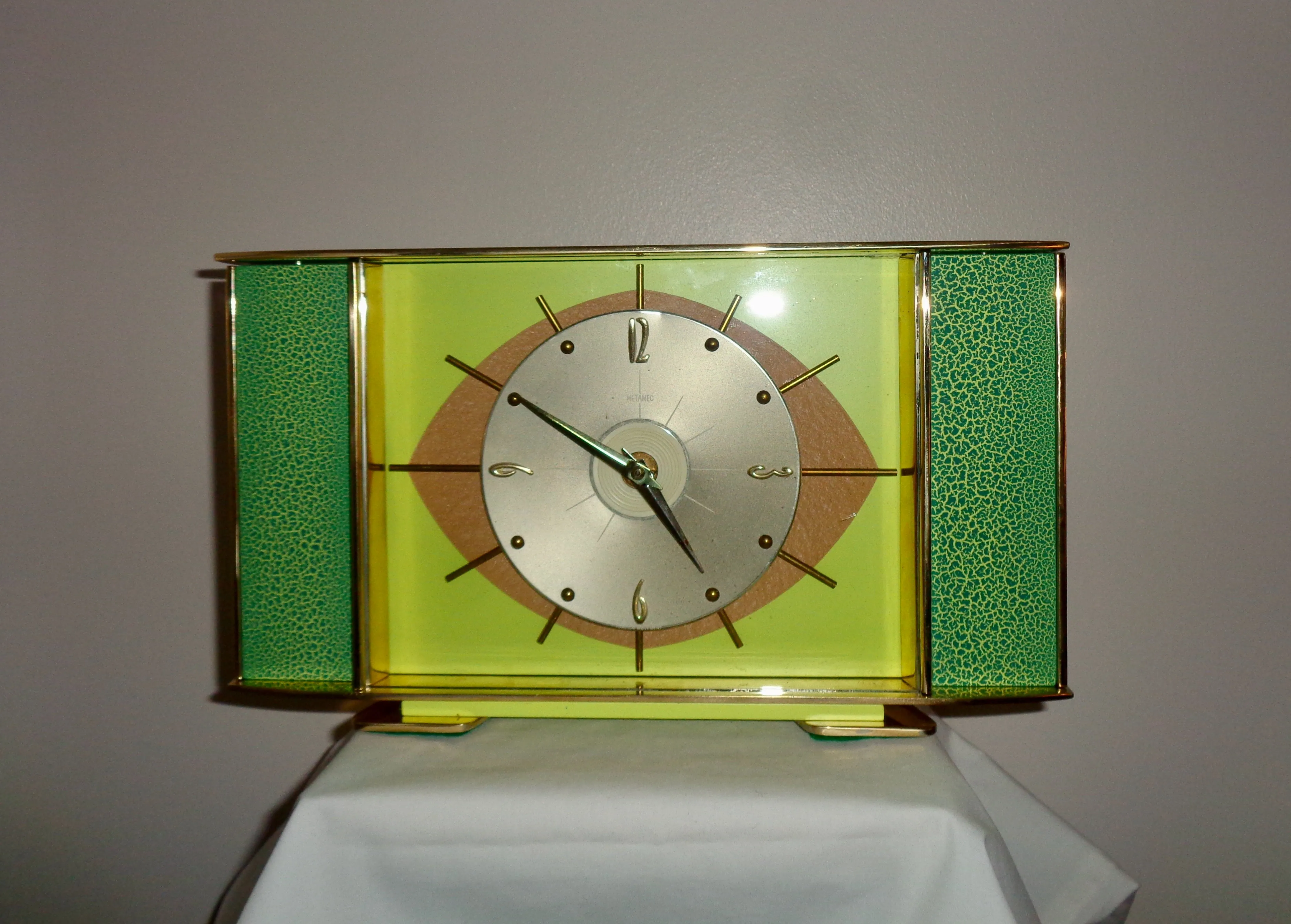 Vintage METAMEC Atomic Eye Shelf/Mantle Clock In Brass With Green Crackle Glaze Finish